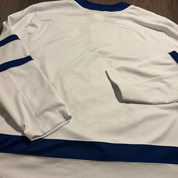TORONTO MAPLE LEAFS FANATIC JERSEY - Picture 8 of 10